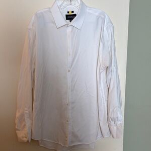 Awareness by Kenneth ColeWhite Long-Sleeve Dress Shirt
